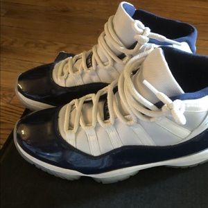 Jordan 11s size 10.5 navy blue